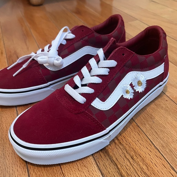 Vans Old Skool Shoe - Picture 1 of 6